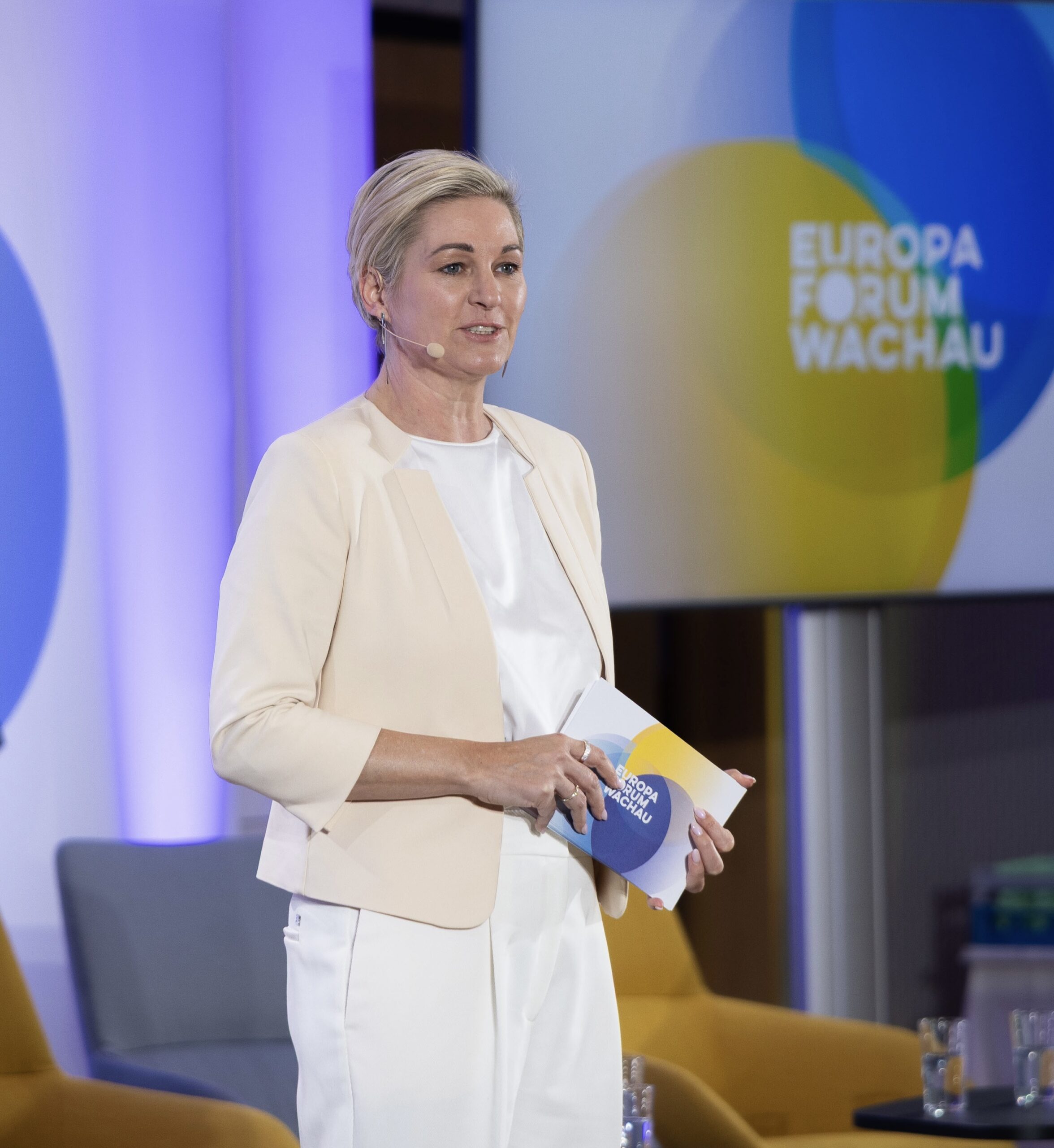 Moderation Europaforum Wachau Bettina Blumenthal moderiert beim Europaforum Wachau 2026